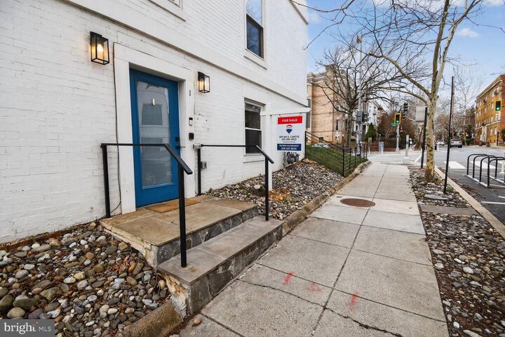 Property Photo:  2931 11th Street NW 1  DC 20001 