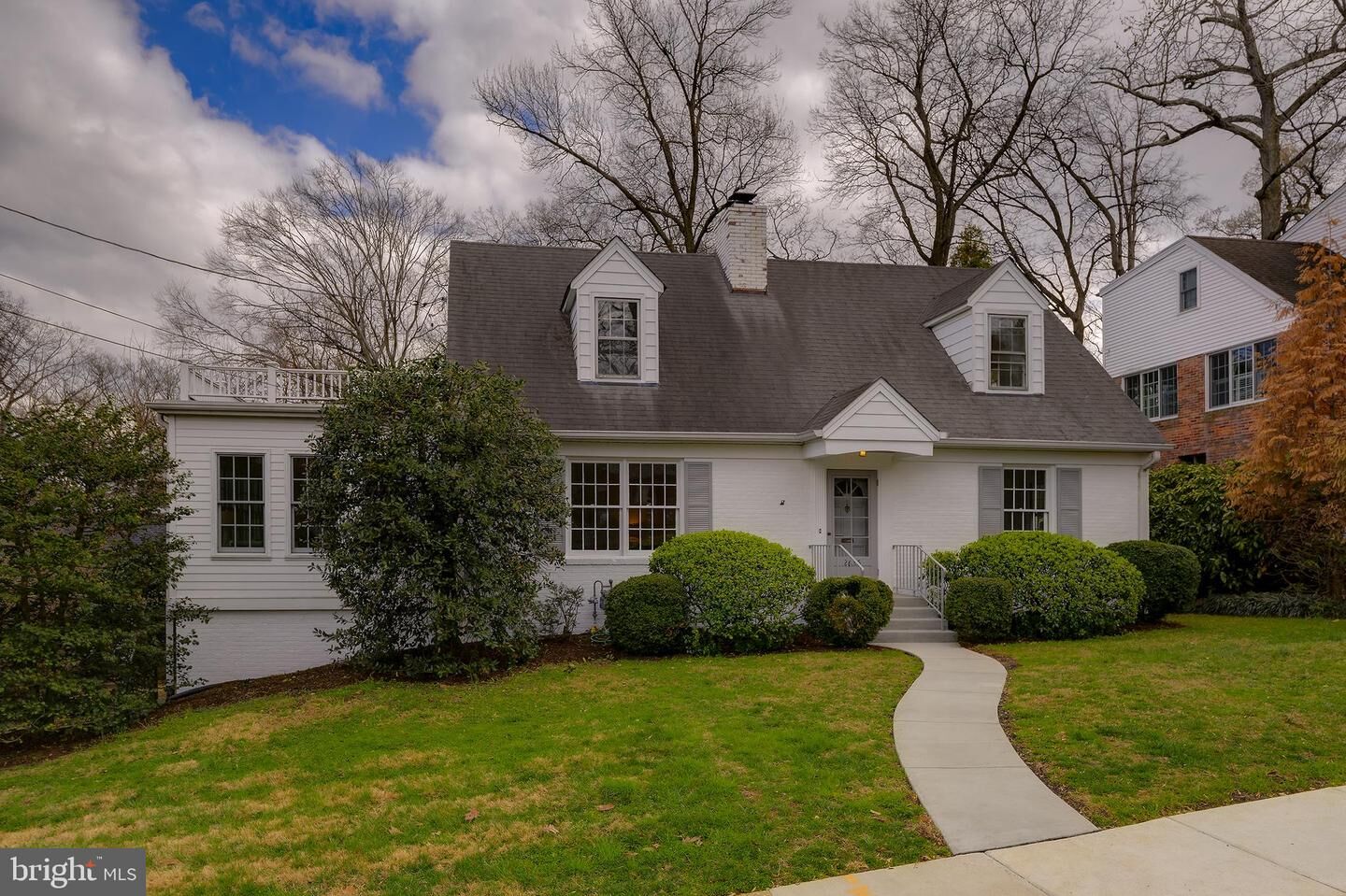 Property Photo:  2625 S Hayes Street  VA 22202 