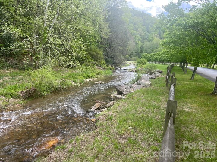 Property Photo:  531 Roca Vista Drive  NC 28645 