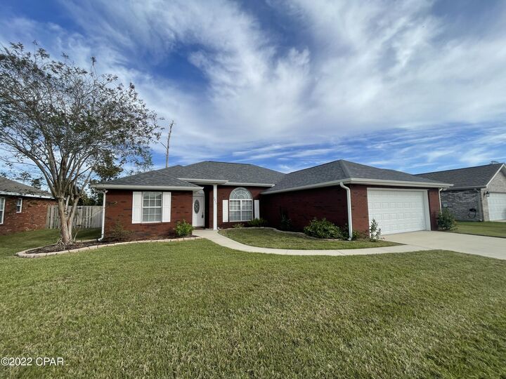 Property Photo: 2311 Camryns Crossing FL 32405