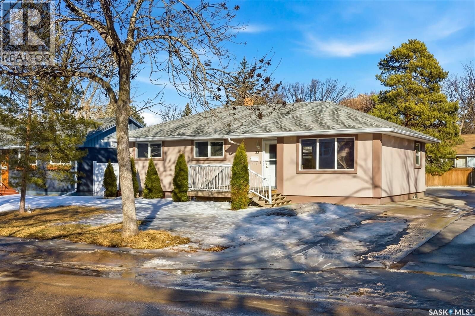 Property Photo:  33 Scott Street  SK S4S 4A1 