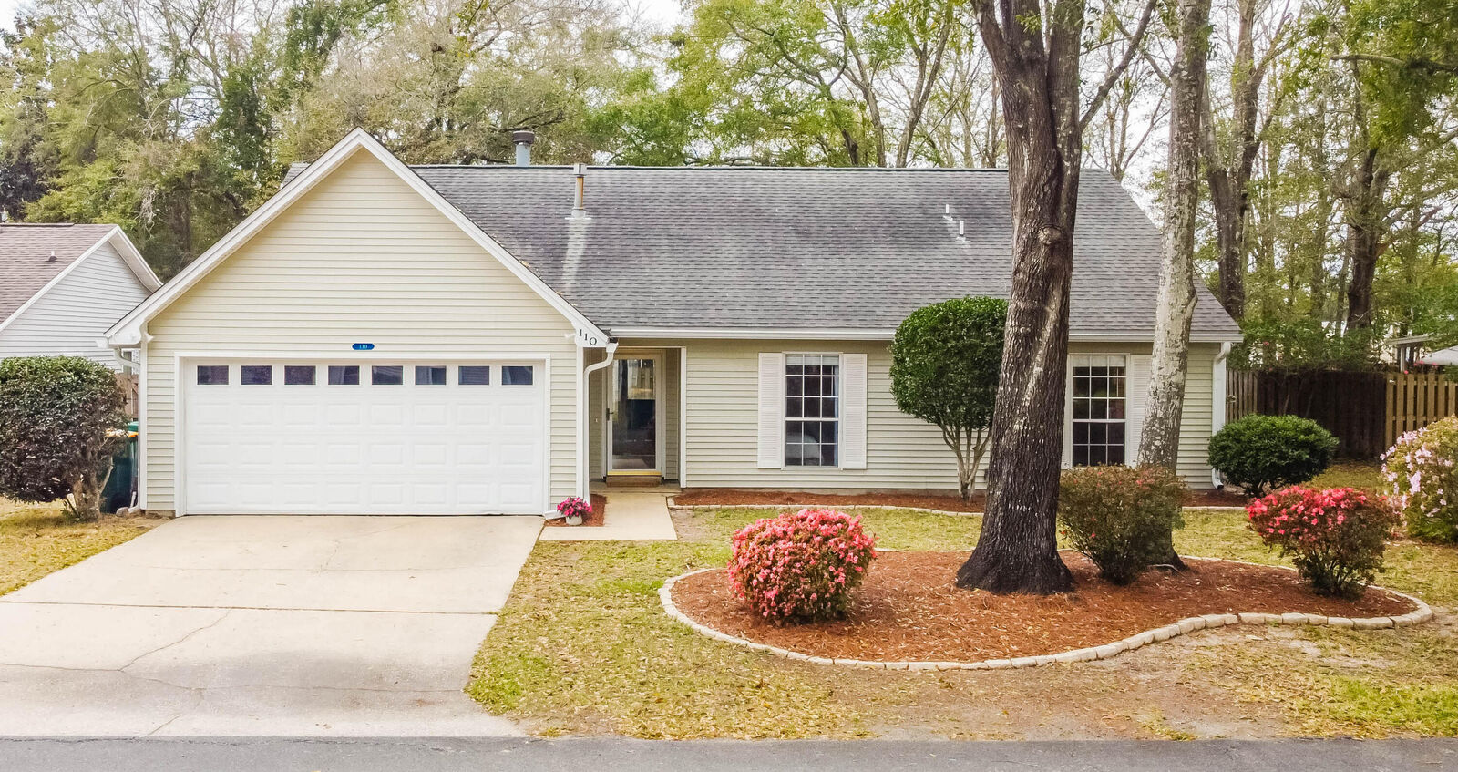 Property Photo:  110 Meadowbrook Court  FL 32578 