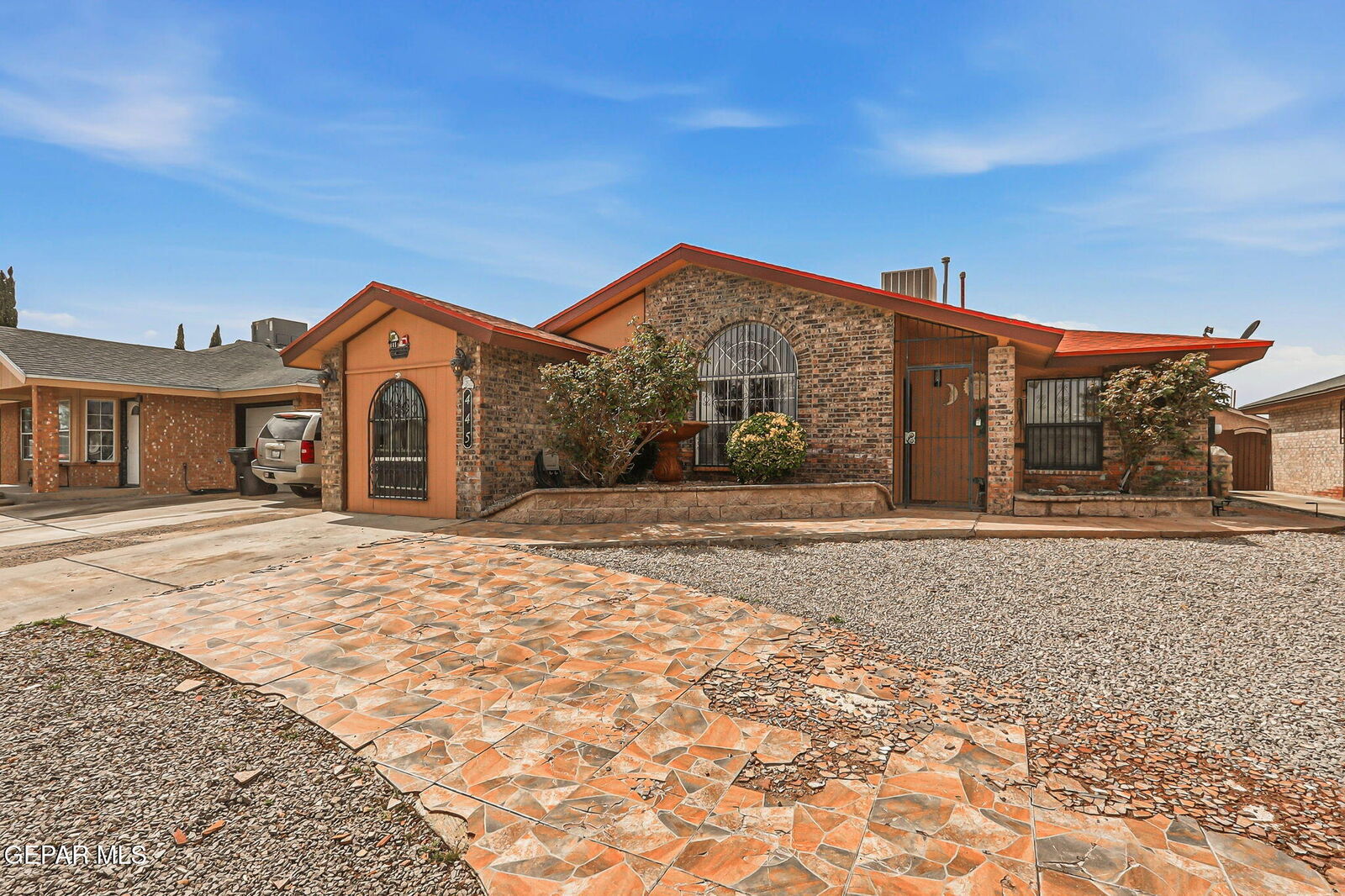Property Photo:  445 Las Palomas Drive  TX 79928 