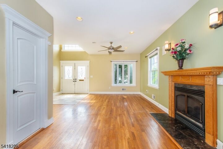 Property Photo:  12 Roosevelt Pl  NJ 07410 