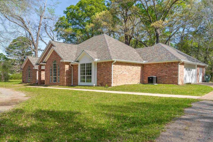 Property Photo: 13882 Meadow Ln TX 75762