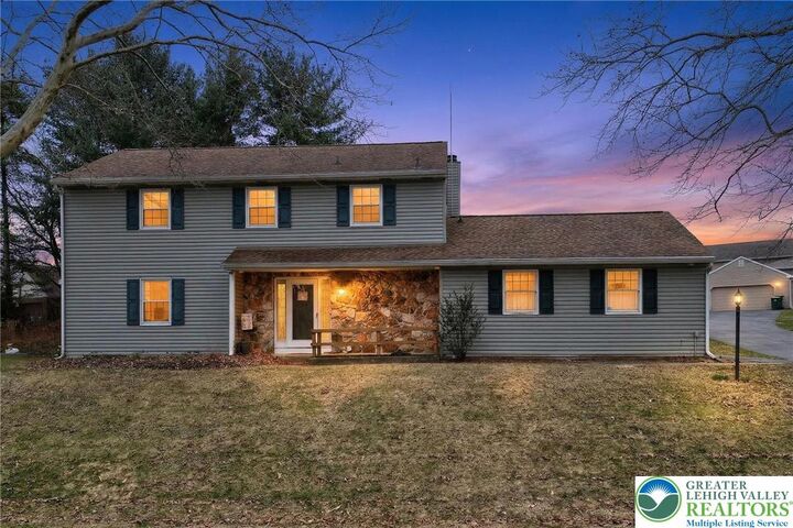 Property Photo: 7914 Woodsbluff Run PA 18051