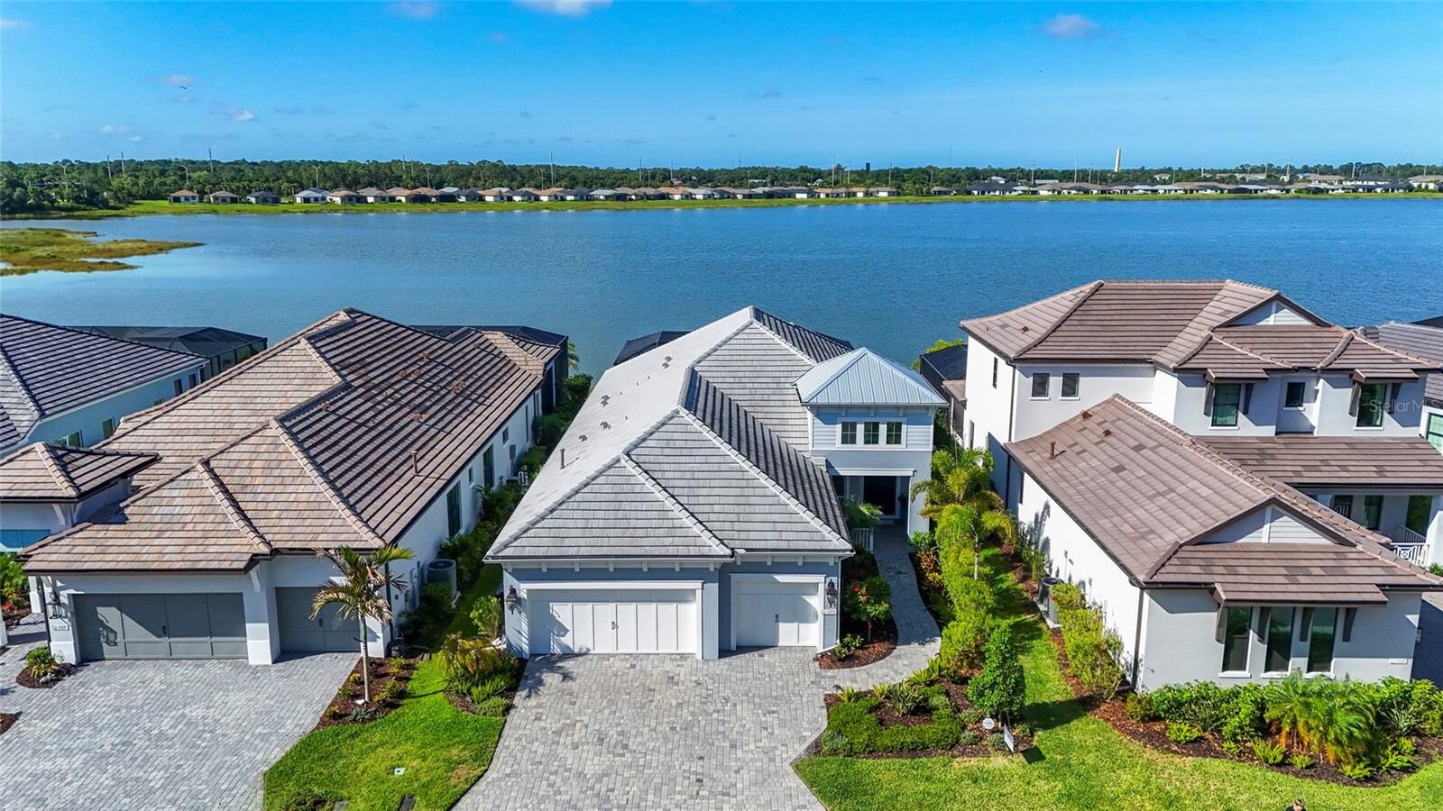 Property Photo:  6353 Isla Del Ray Avenue  FL 34240 