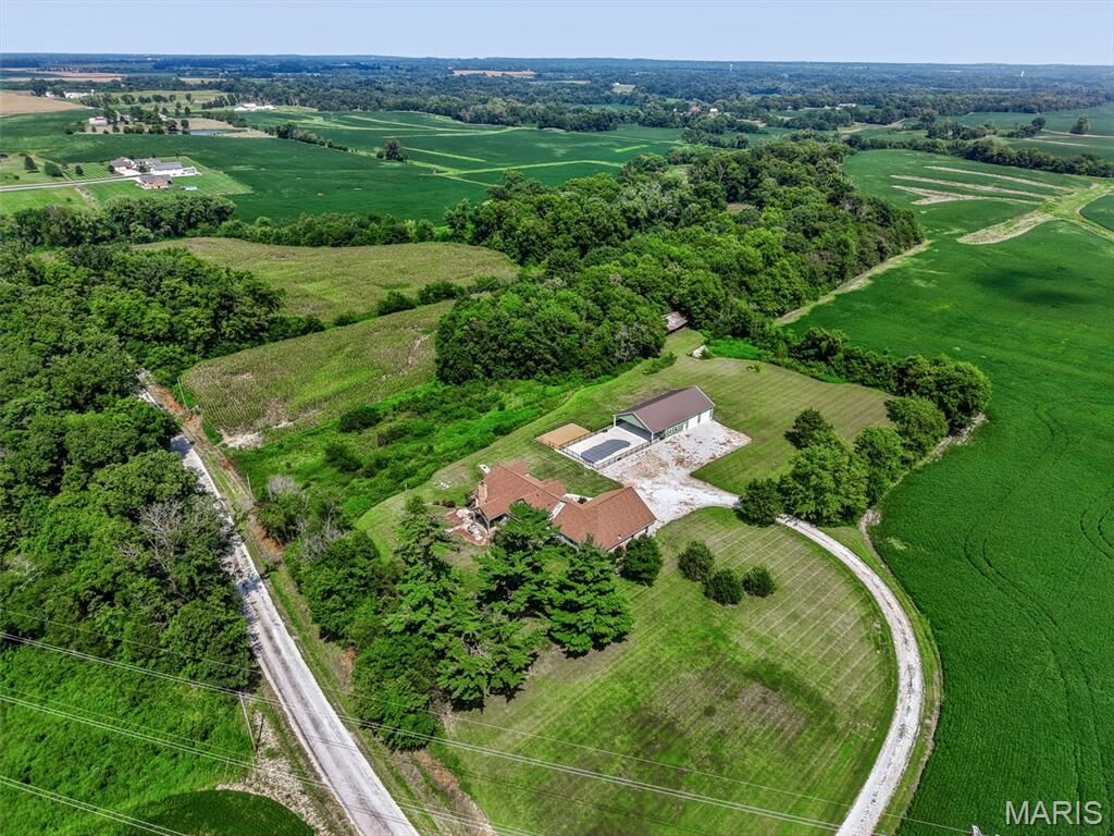 Property Photo: 4242 Quirin Road IL 62285