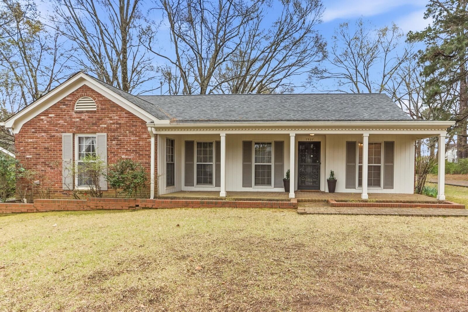 Property Photo: 7527 Parker Cir TN 38138
