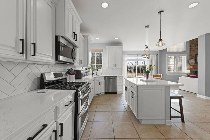 Property Photo:  621 Western Drive  IL 60542 