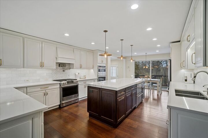 Property Photo:  480 E Il Route 22  IL 60010 