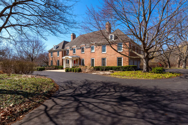 Property Photo:  568 Plymouth Drive  IL 60067 