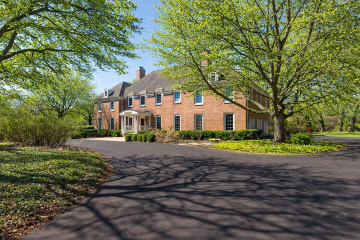 Property Photo:  568 Plymouth Drive  IL 60067 