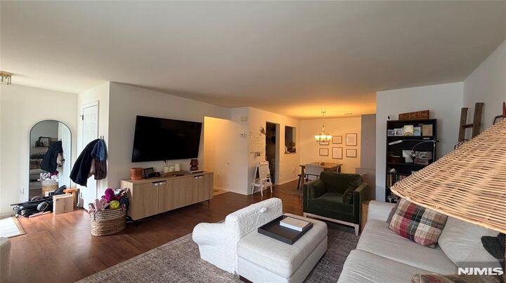 Property Photo:  2098 Francis Court 2098  NJ 07430 