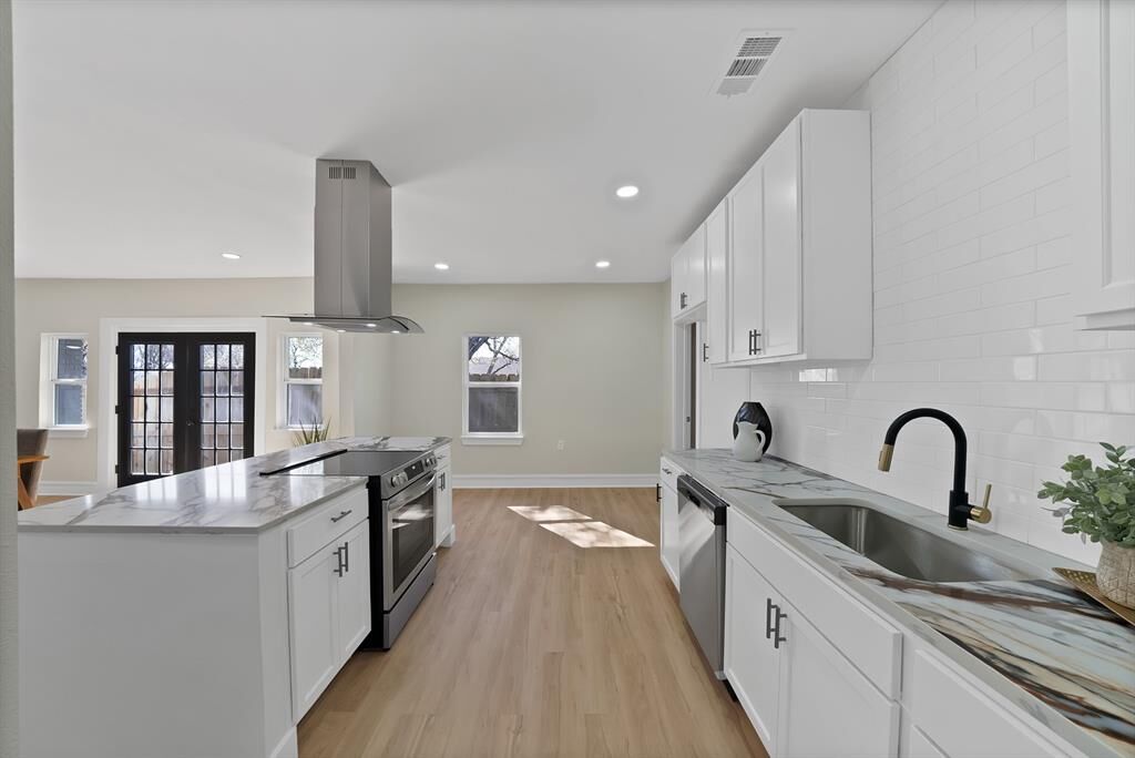 Property Photo:  2803 Wilkinson Avenue  TX 76103 