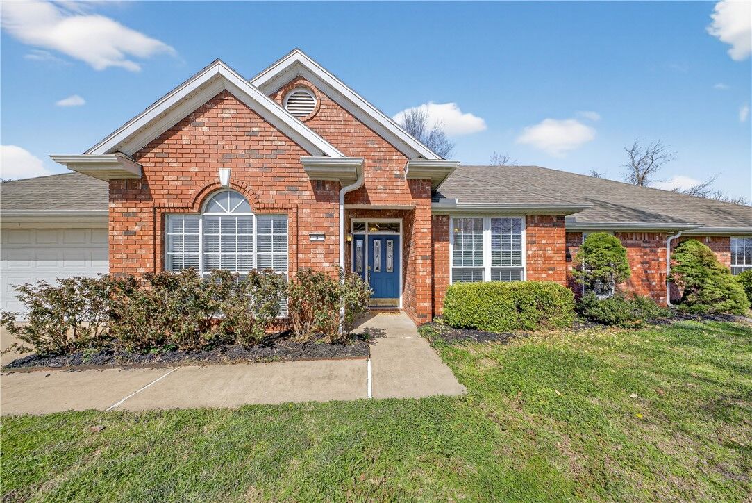 Property Photo:  3 Oak Ridge Lane  AR 72712 