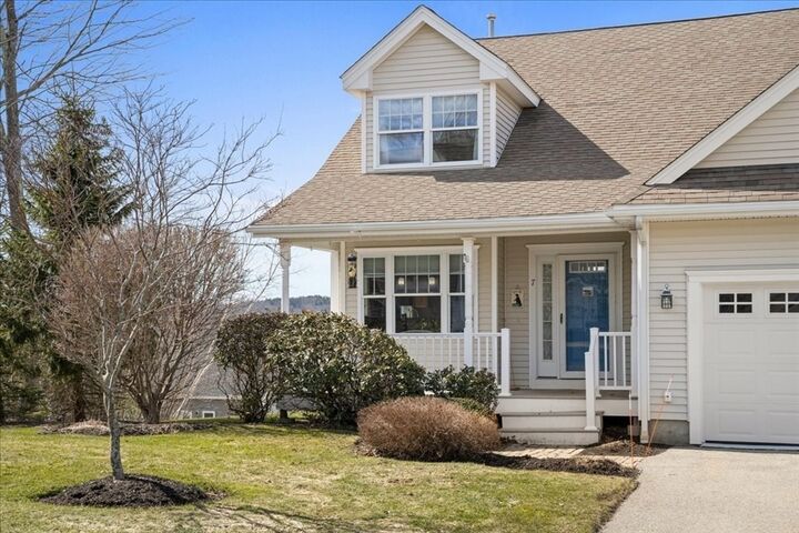 Property Photo:  7 Primmett Lane 7  MA 01609 