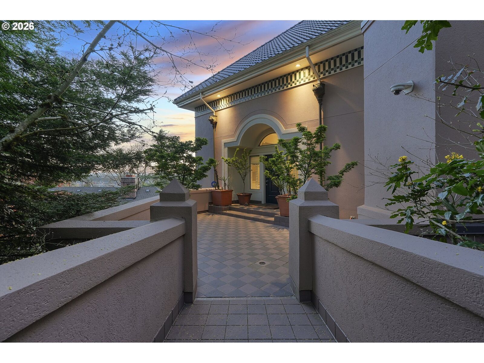 Property Photo: 1122 NW Summit Ave OR 97210
