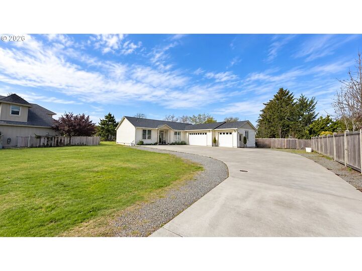 Property Photo:  7205 Edge Cliff Dr  OR 97415 