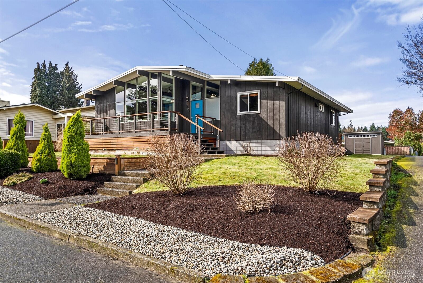 Property Photo:  809 N 6th Avenue SW  WA 98512 