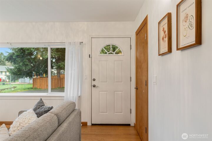 Property Photo:  20068  21st Avenue NE  WA 98155 