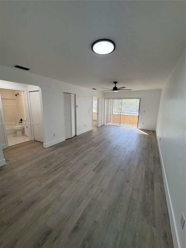 Property Photo: 1500 NW 4th Ave 306 FL 33432