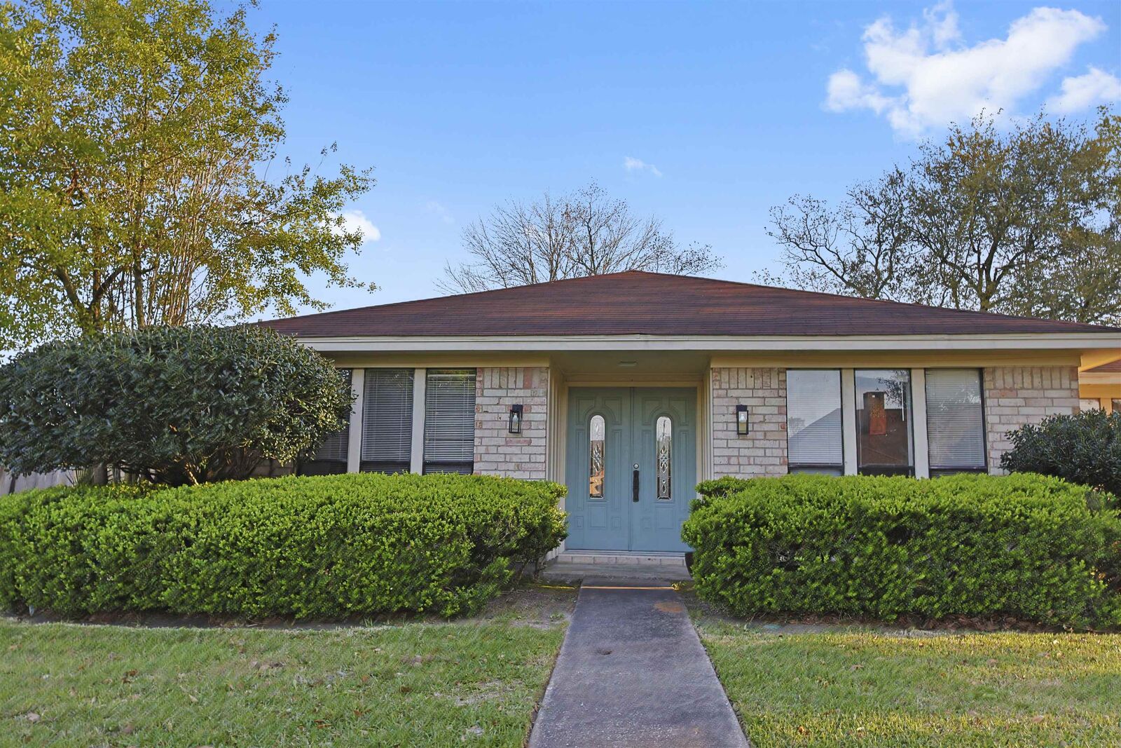 Property Photo:  6925 Glen Willow Dr.  TX 77706 