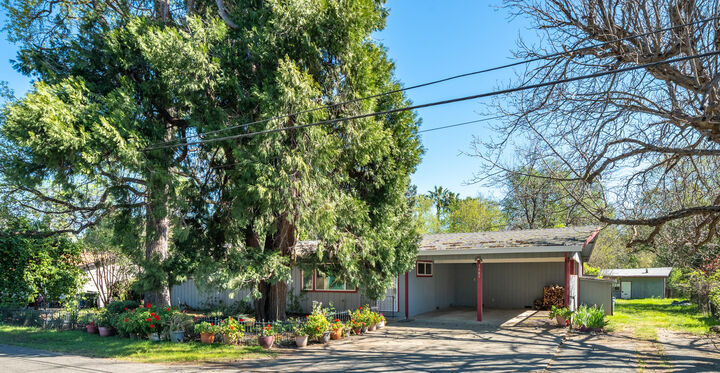 Property Photo: 3081 Henderson Road CA 96002