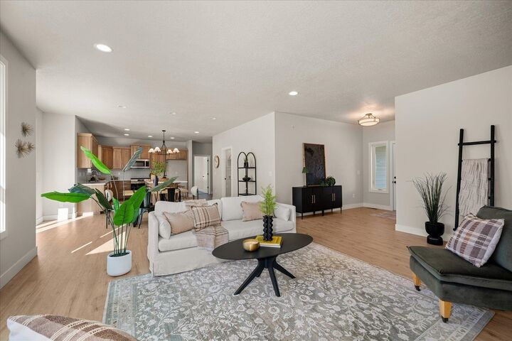 Property Photo:  101 S Dover Rd  WA 99022 