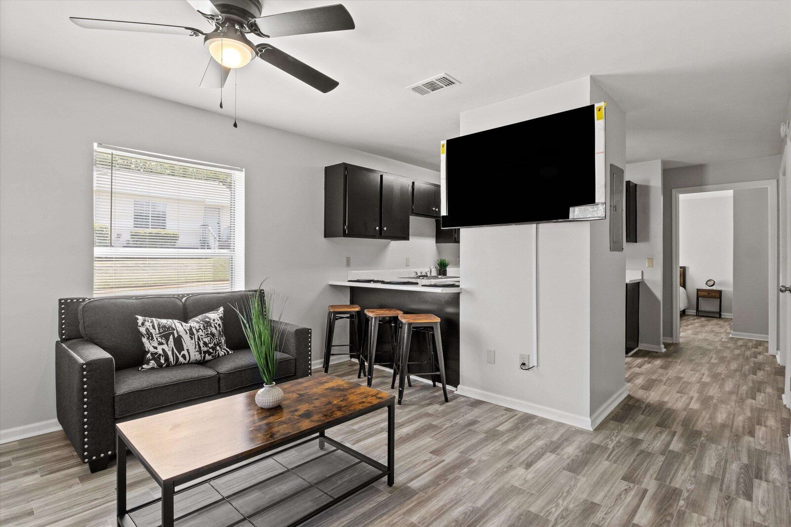 Property Photo:  2114 Main St  FL 32310 