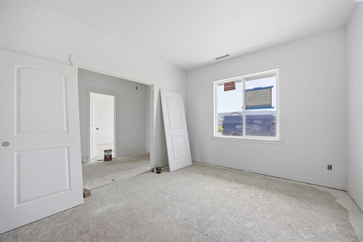 Property Photo:  215 Packer St  WA 99350 
