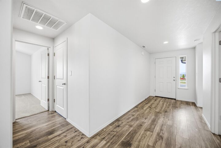 Property Photo:  620 Pappys Way  WA 98930 