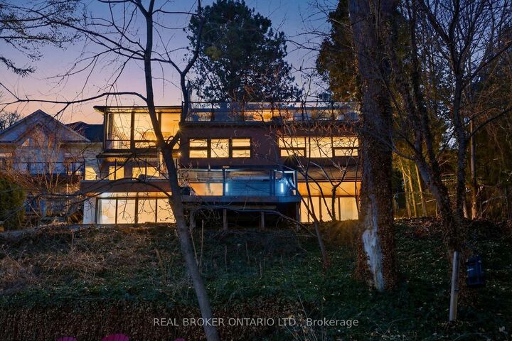 Property Photo:  868 Danforth Place  ON L7T 1S2 