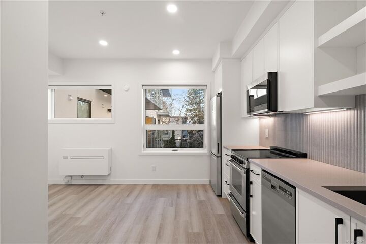 Property Photo:  1102 Esquimalt Rd 205  BC V9A 0L3 