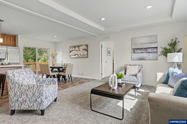 Property Photo:  212 N Santiam Hwy SE  OR 97346 