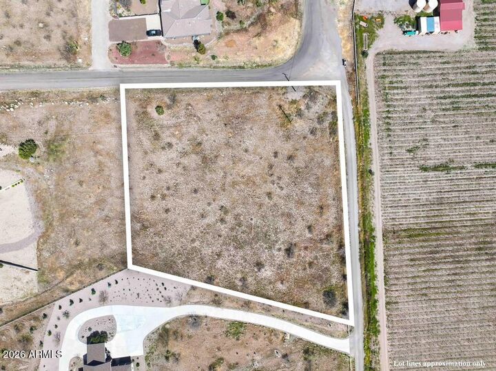 Property Photo: 000 E Windmill Lane E '-' AZ 86324