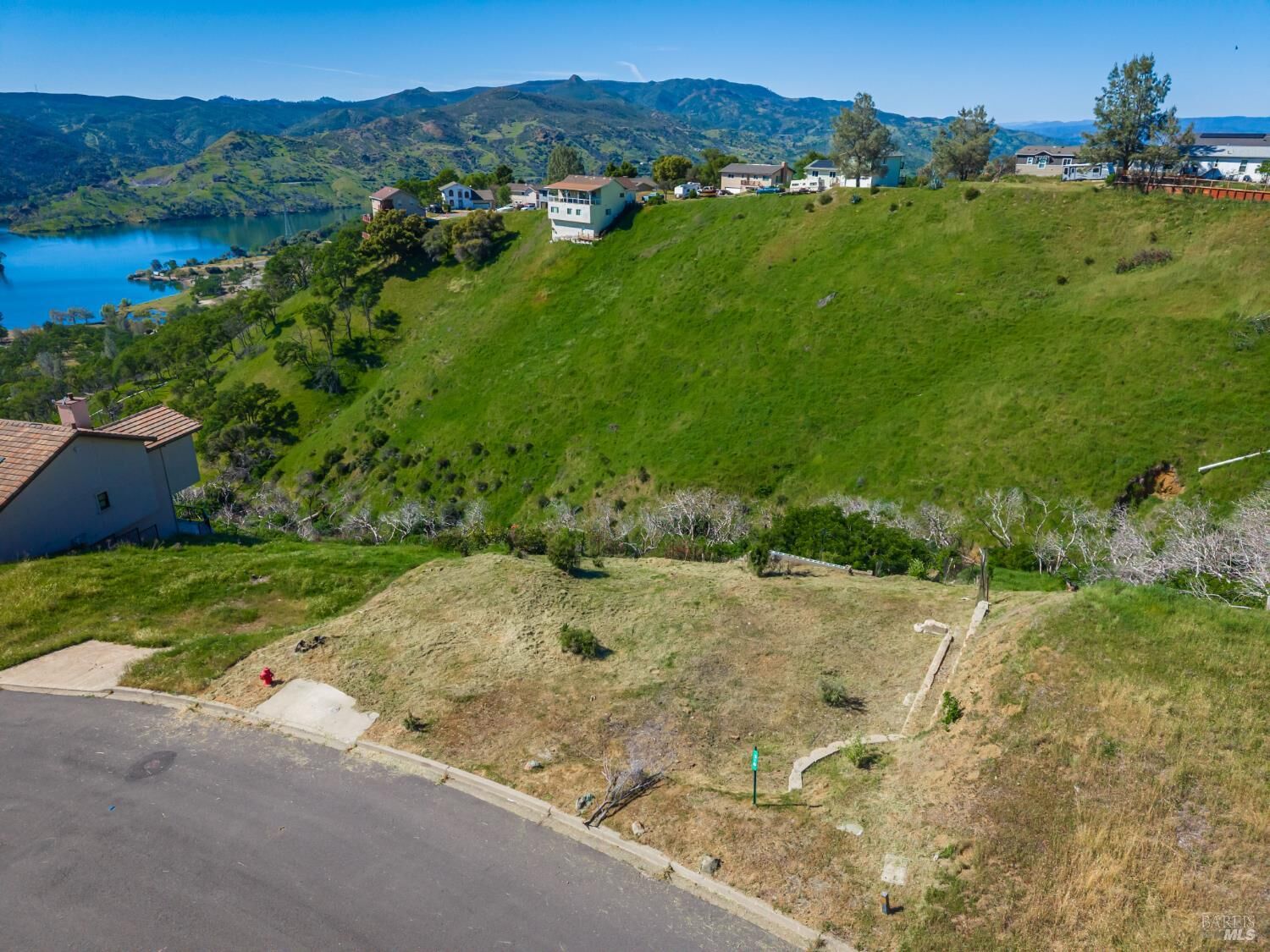 Property Photo:  318 Black Oak Lane  CA 94558 