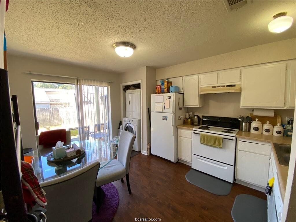 Property Photo: 411 Manuel Dr A TX 77840