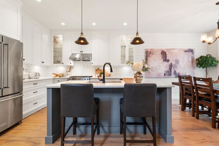 Property Photo: 43339 Creekside Circle BC V2R 0Z4