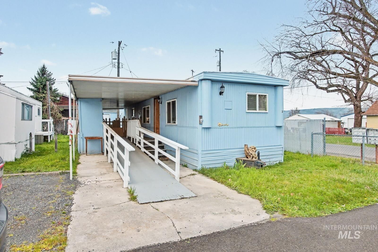 Property Photo: 924 Vista Ave 2 ID 83501