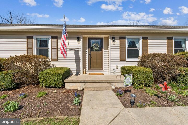 Property Photo:  8174 Black Walnut Run Rd  VA 22542 