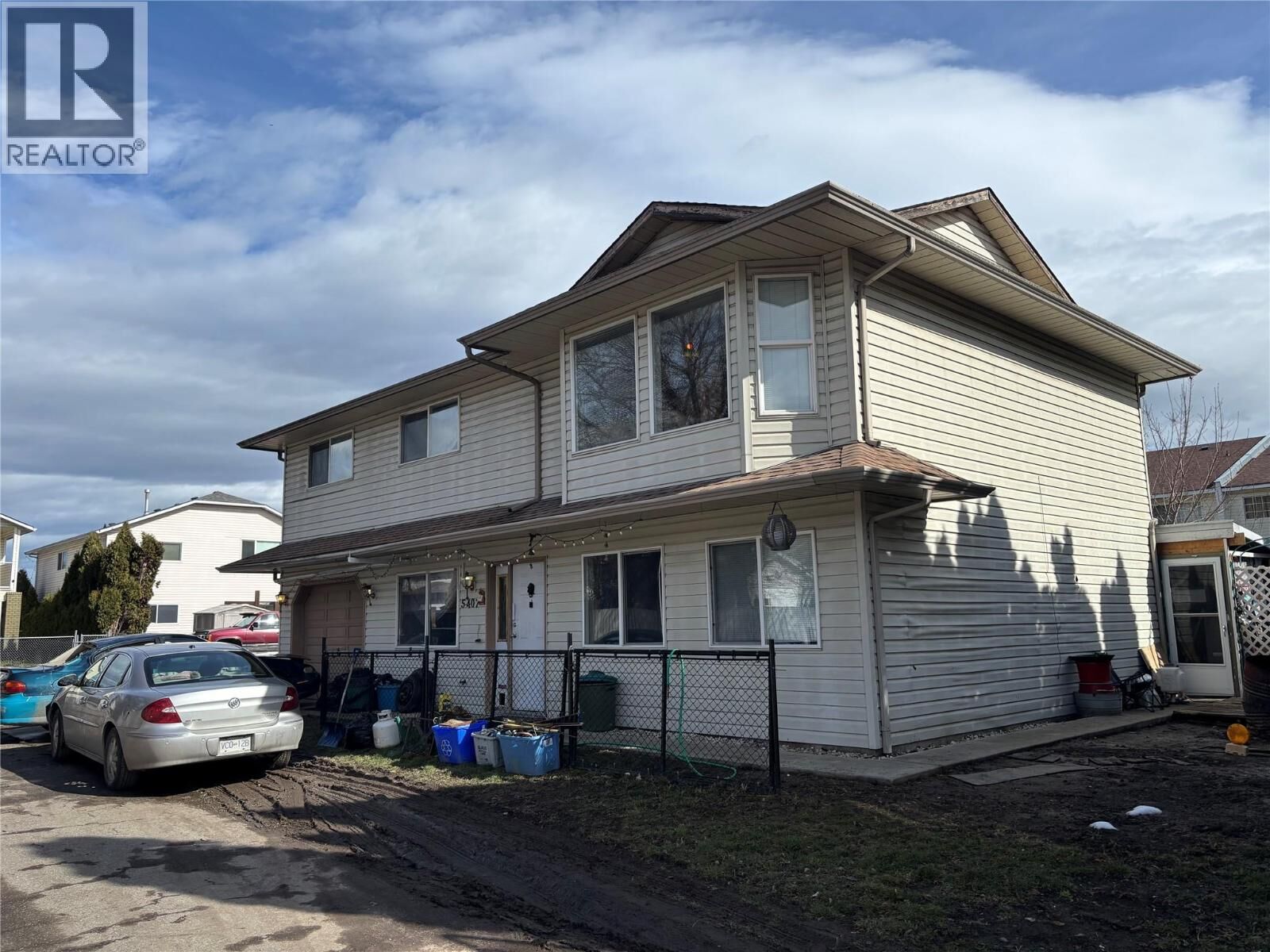 Property Photo: 407 Baird Avenue 5 BC V4Y 4A2