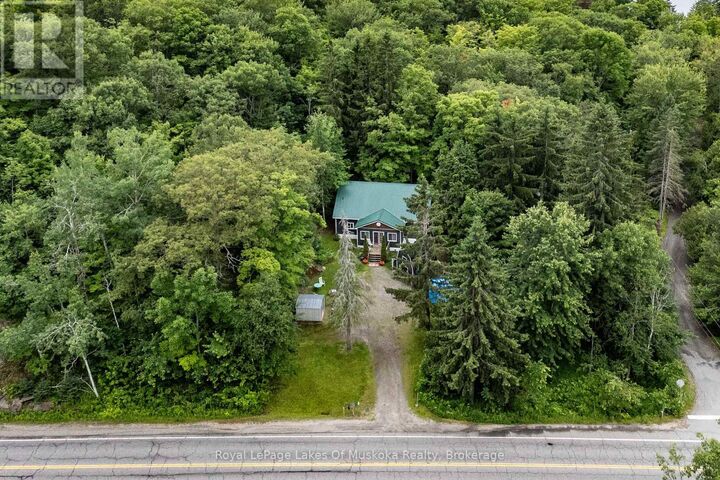 Property Photo: 2709 Muskoka District 118 Road West ON P0B 1J0