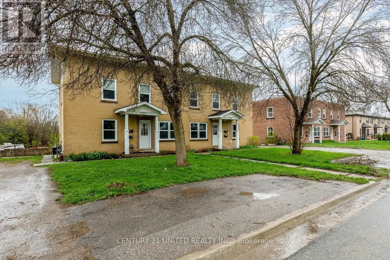 Property Photo:  1247 Clonsilla Avenue A  ON K9J 5Z1 