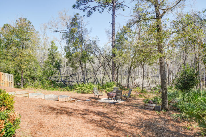 Property Photo: 359 Wayne Trail FL 32459