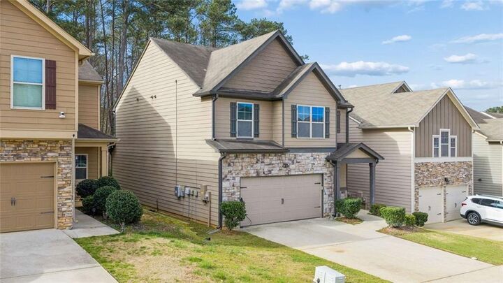Property Photo: 4798 Longview Run GA 30035