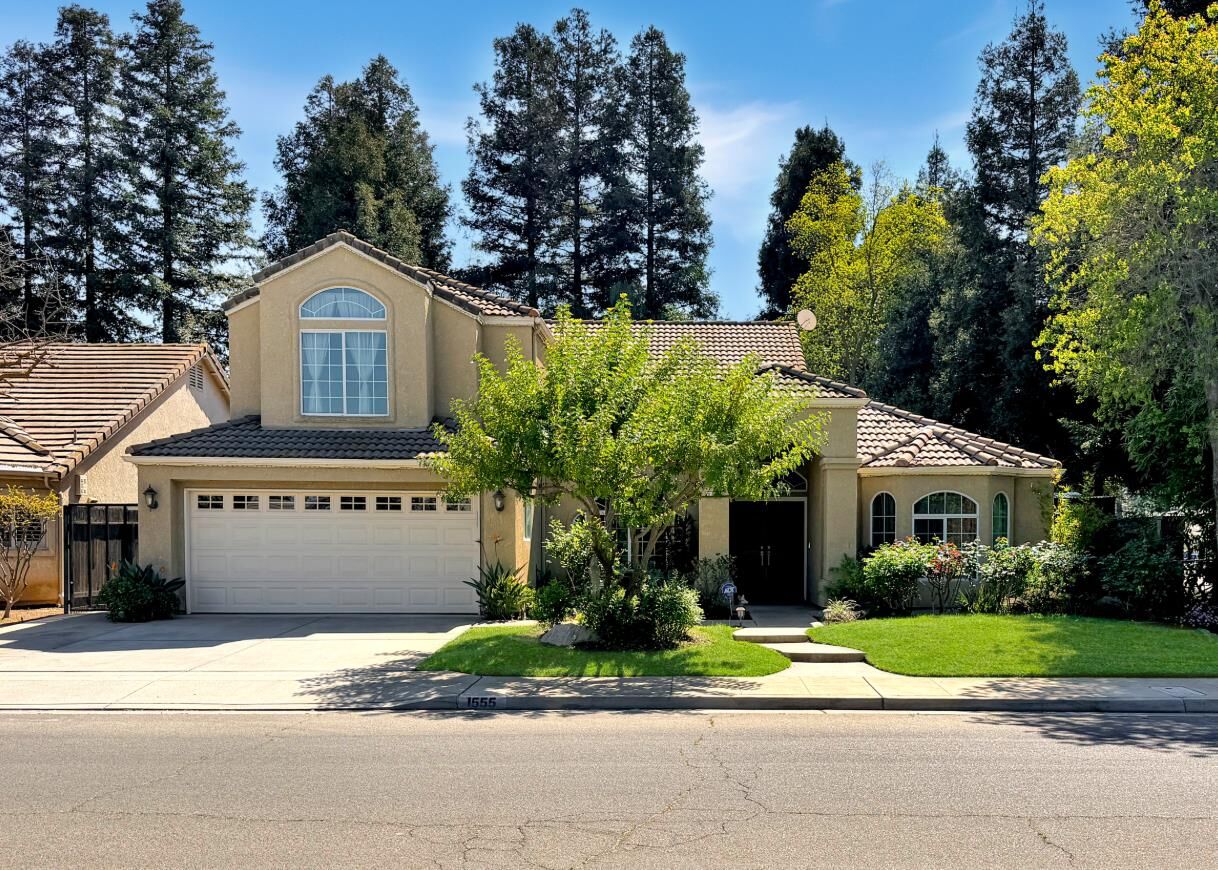 Property Photo:  1555 E Emerald Avenue  CA 93720 