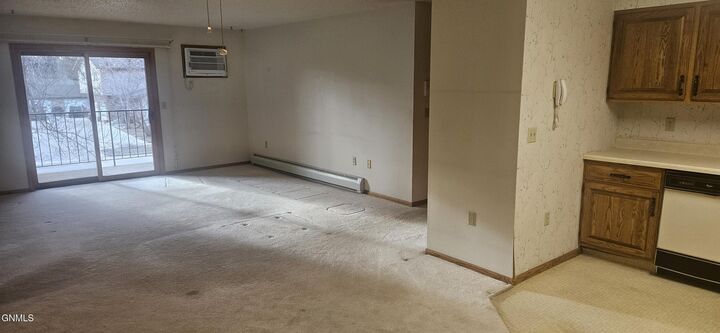 Property Photo: 2135 Washington Street N 5 ND 58501