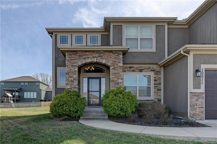 Property Photo: 10011 NE 102nd Terrace Terrace MO 64157