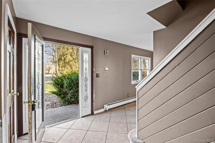 Property Photo:  4 Vale Court  NY 11766 